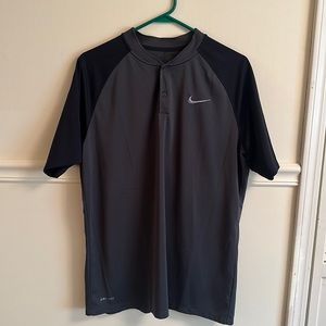 Nike blade style men’s golf polo size large like new